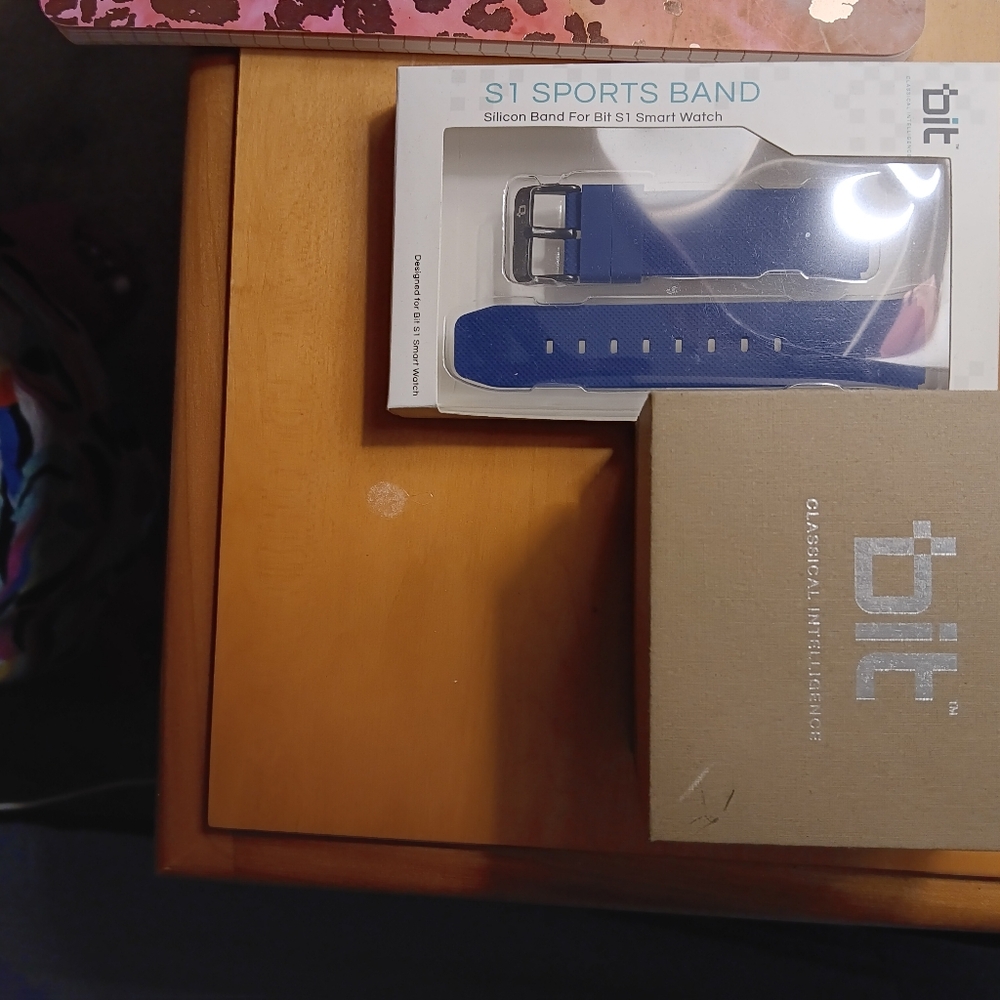 Bit smart watch - Picture 3 of 3